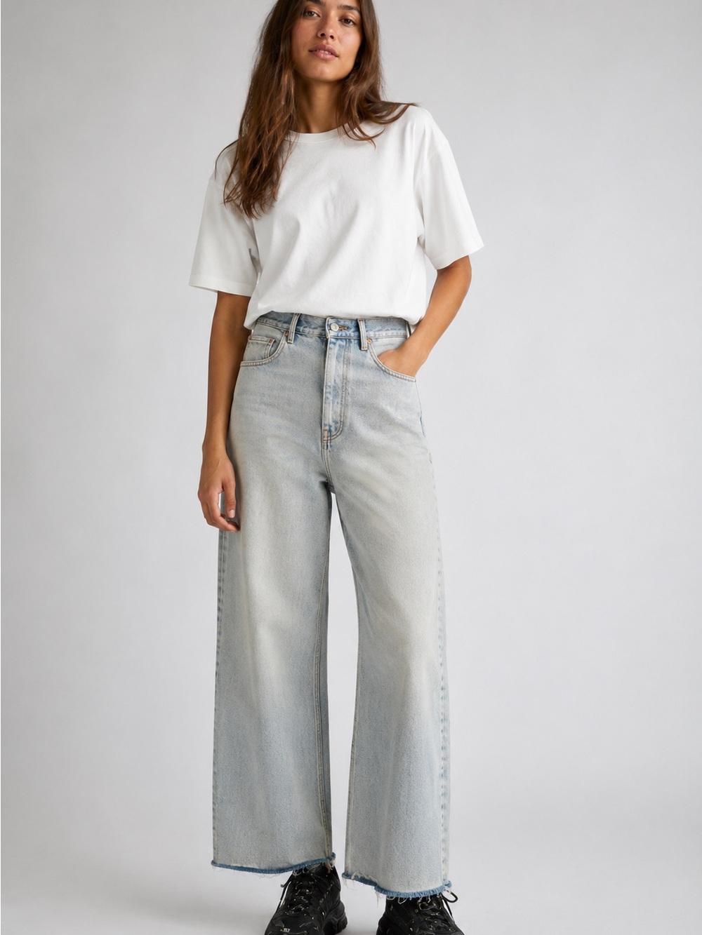 Balenciaga Light Wash Wide-Leg High-Rise Jeans large $1298 MSRP